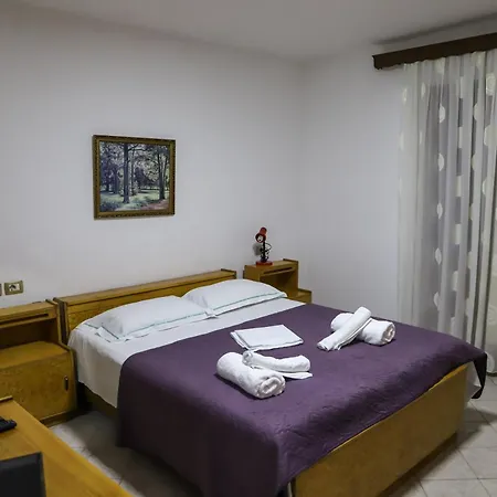 Lola's Apartament * Berat