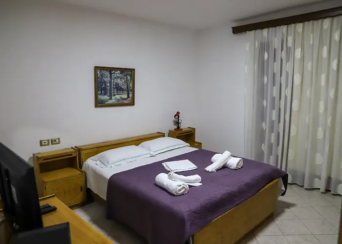 Lola's Apartament * Berat